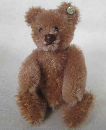 Early 50s extra small bear