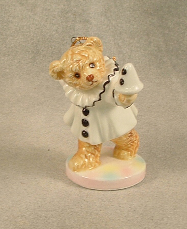 Ceramic Bialosky Bear in Pierrot costume hlding his hat